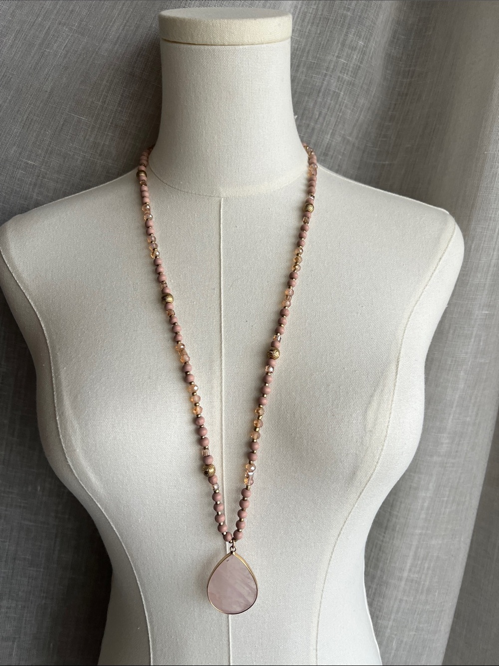 🌹 Beaded Rose Quartz Teardrop Pendant Necklace - Pink 🌹